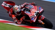 Marc Márquez se adjudicó el Sprint de Japón, gran choque en la primera vuelta y podio de Moreira
